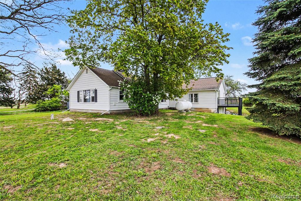 9433 East Lovejoy Road Perry, MI 48872 - Photo 23 of 29