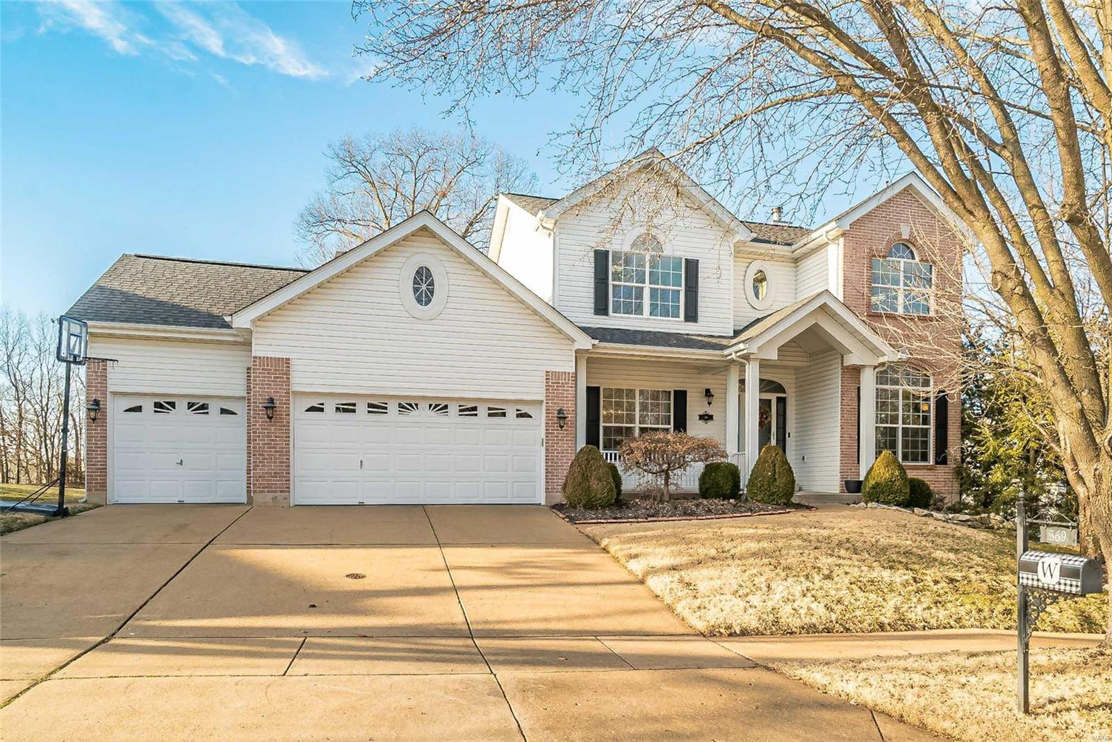 569 Castle Ridge Drive Ballwin, MO 63021 - Photo 2 of 44