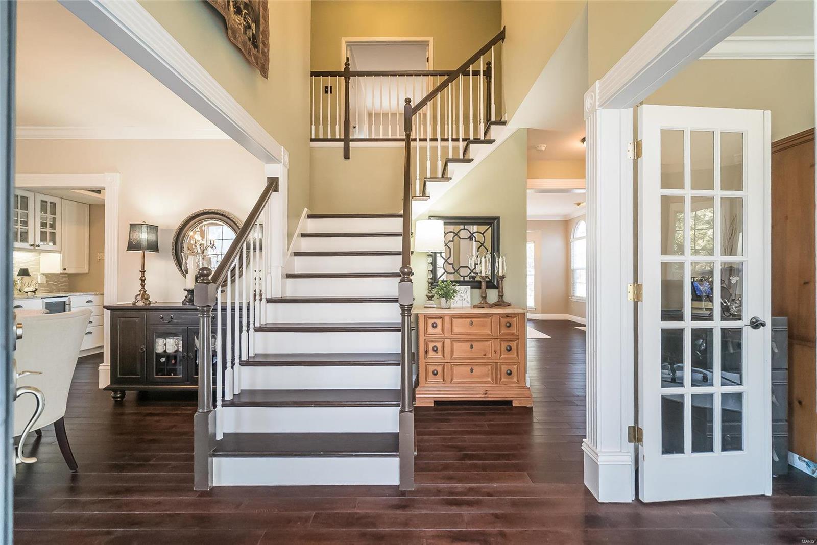 569 Castle Ridge Drive Ballwin, MO 63021 - Photo 4 of 44