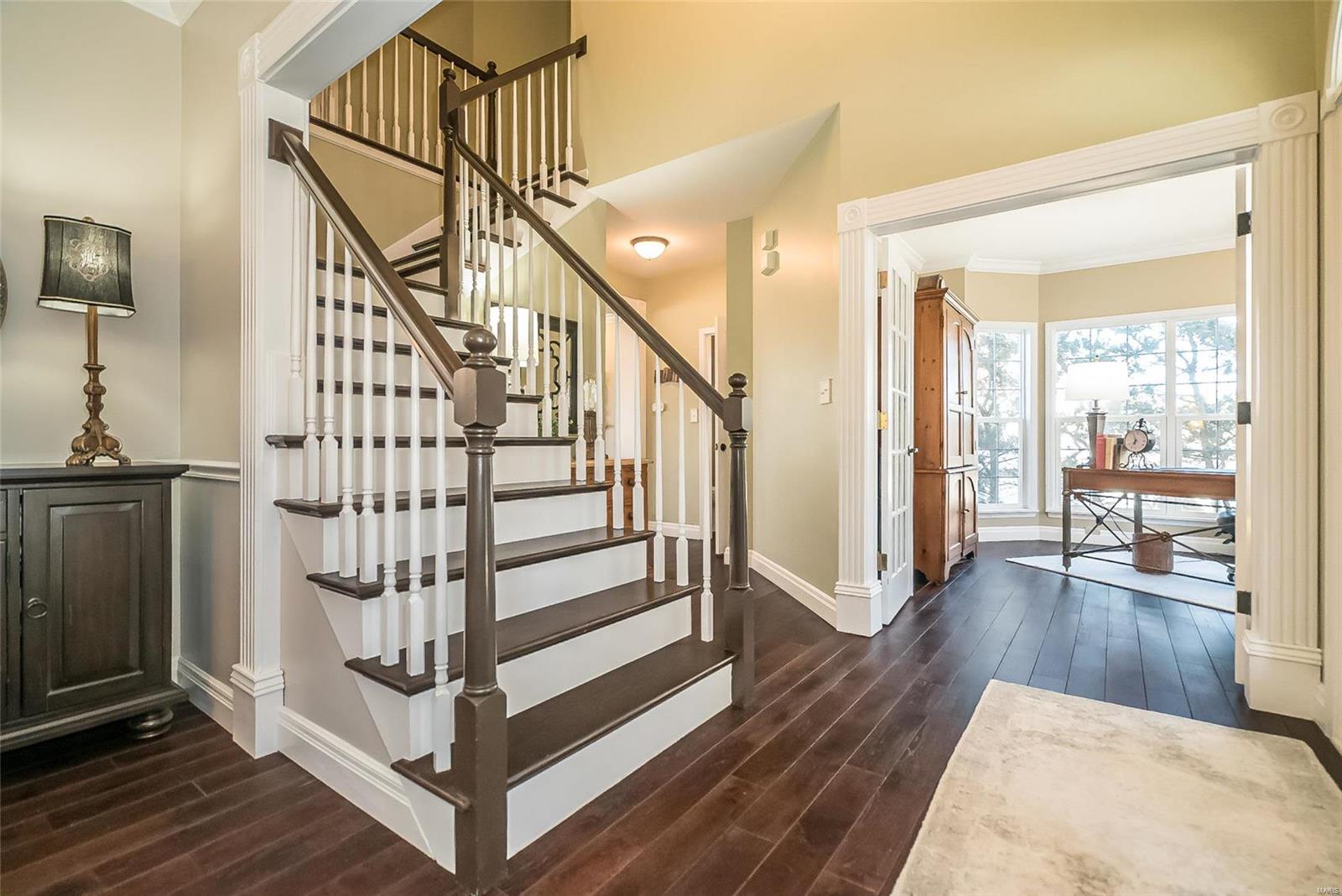 569 Castle Ridge Drive Ballwin, MO 63021 - Photo 5 of 44