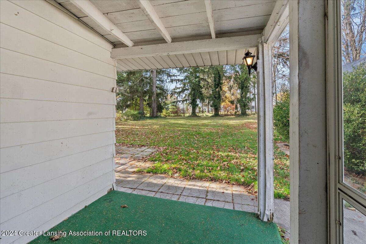 733 Bretton Road Lansing, MI 48917 - Photo 26 of 39 27-Media Jett - 14