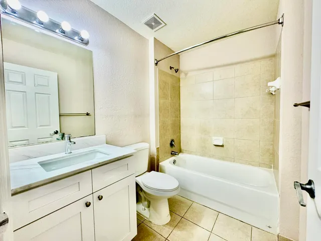 $2,900 | 6728 Old Farm Trail, Boynton Beach, FL 33437