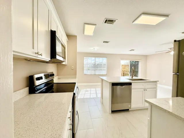 $2,900 | 6728 Old Farm Trail, Boynton Beach, FL 33437