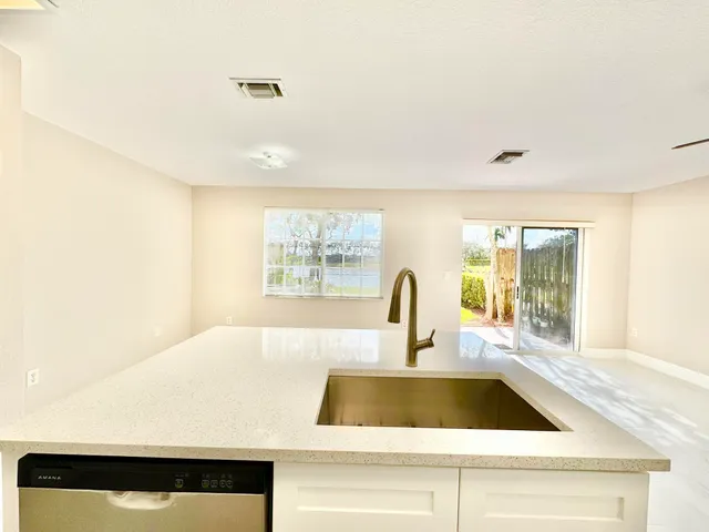 $2,900 | 6728 Old Farm Trail, Boynton Beach, FL 33437