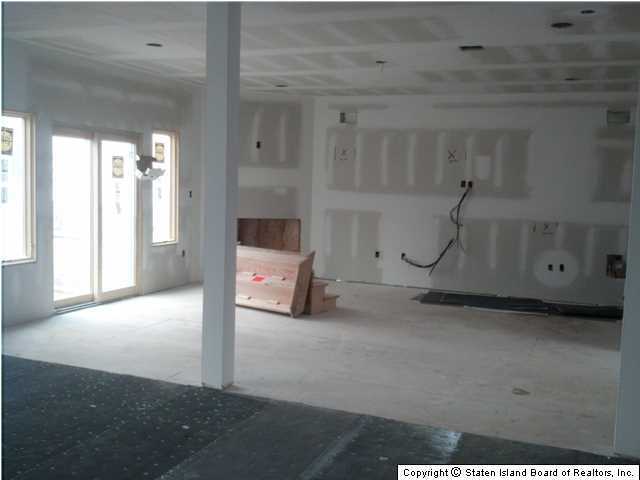 62 Foster Road Staten Island, NY 10309 - Photo 6 of 14 Additional Photo