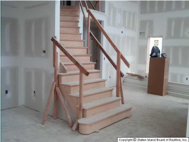 62 Foster Road Staten Island, NY 10309 - Photo 8 of 14 Additional Photo