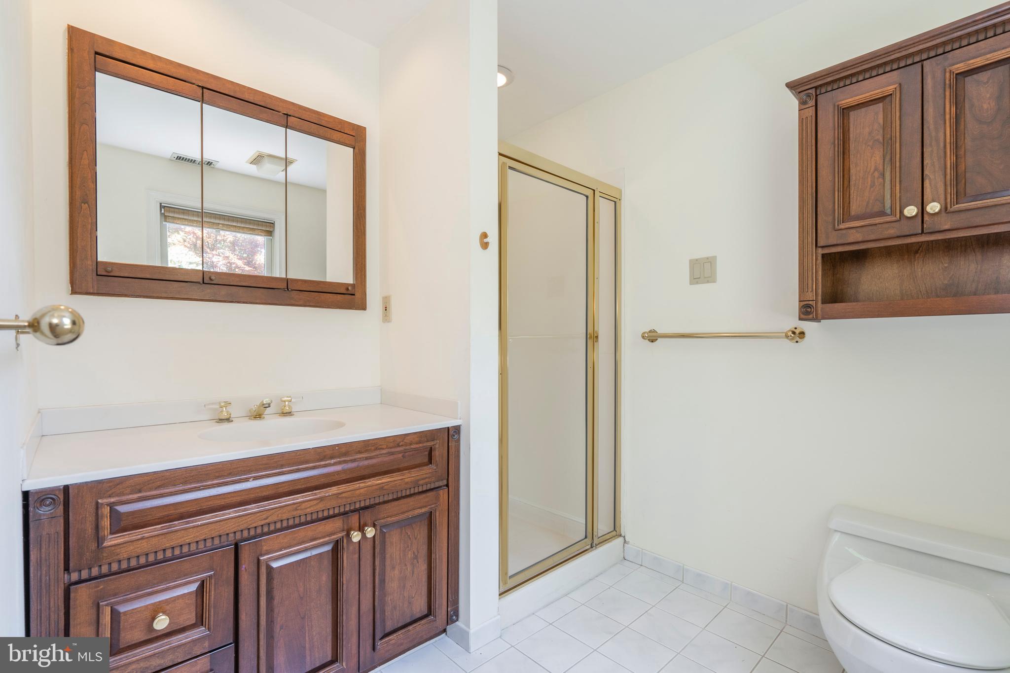 841 Hunt Road Newtown Square, PA 19073 - Photo 36 of 56 Bedroom 2 en suite bath
