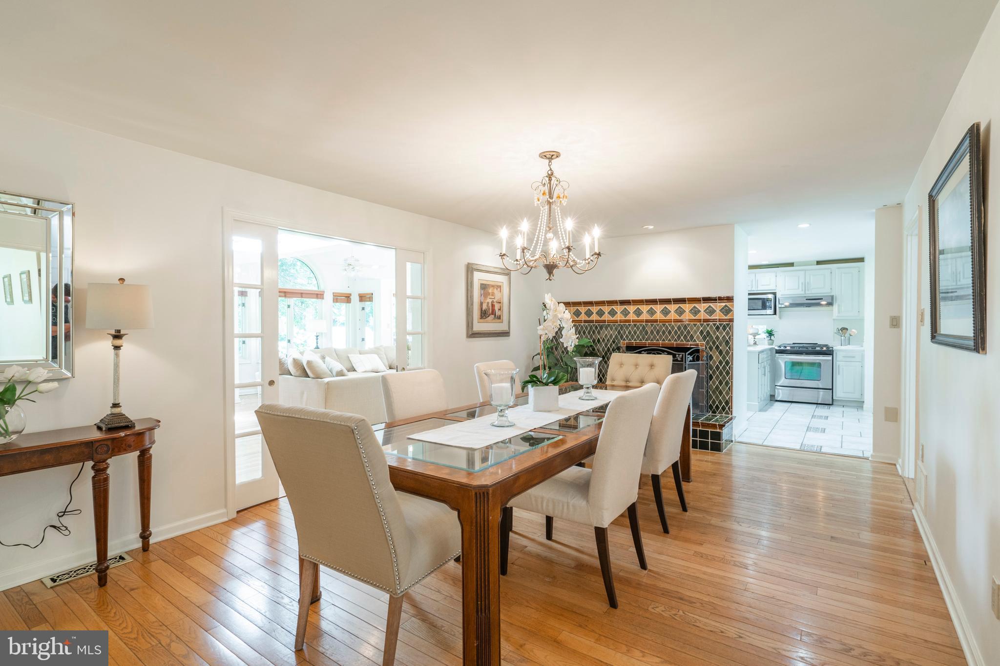 841 Hunt Road Newtown Square, PA 19073 - Photo 8 of 56 Natural hardwood floors in DR