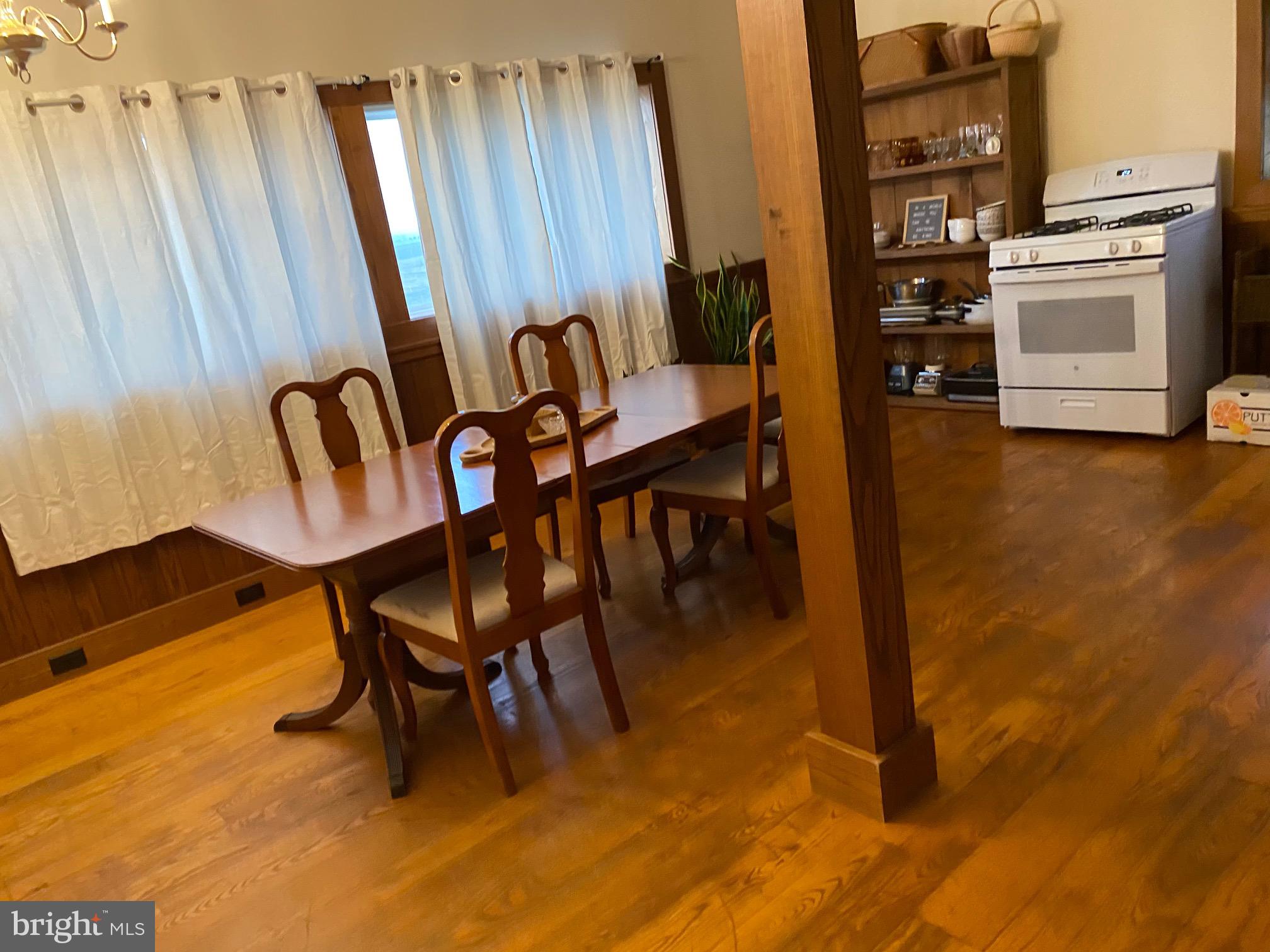 3867 Harvest Road Elizabethtown, PA 17022 - Photo 35 of 50 Chicken House Dining Room