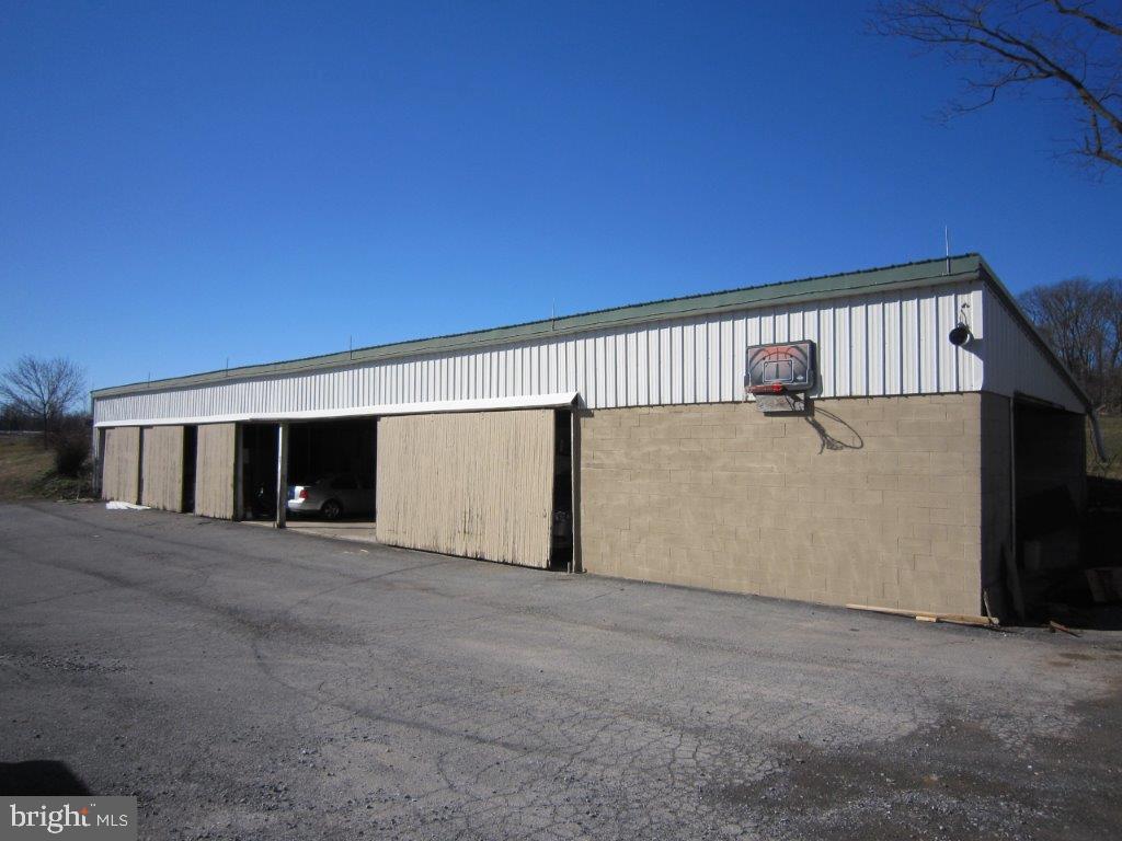 3867 Harvest Road Elizabethtown, PA 17022 - Photo 48 of 50 Garages