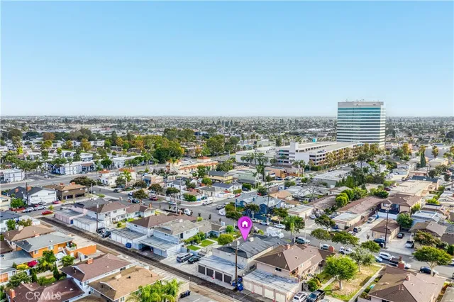 $1,650,000 | 17091 Oak Lane, Huntington Beach, CA 92647