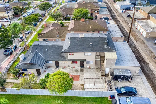 $1,650,000 | 17091 Oak Lane, Huntington Beach, CA 92647