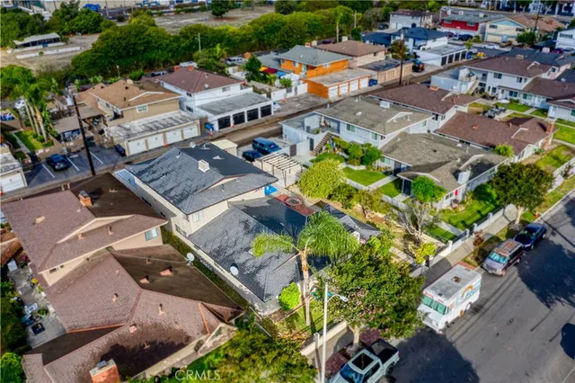 $1,650,000 | 17091 Oak Lane, Huntington Beach, CA 92647