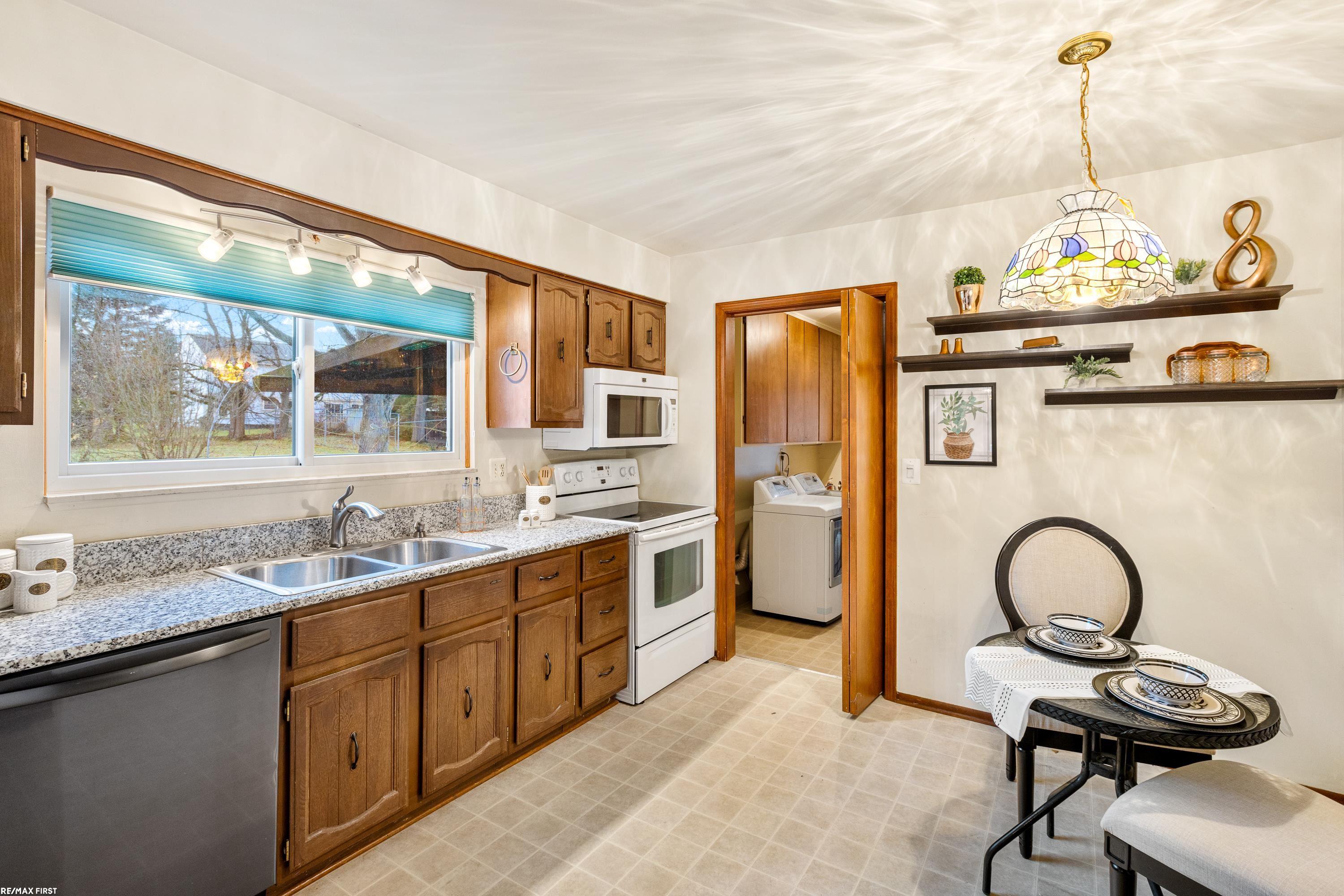 560 Willard Avenue Rochester Hills, MI 48307 - Photo 10 of 39