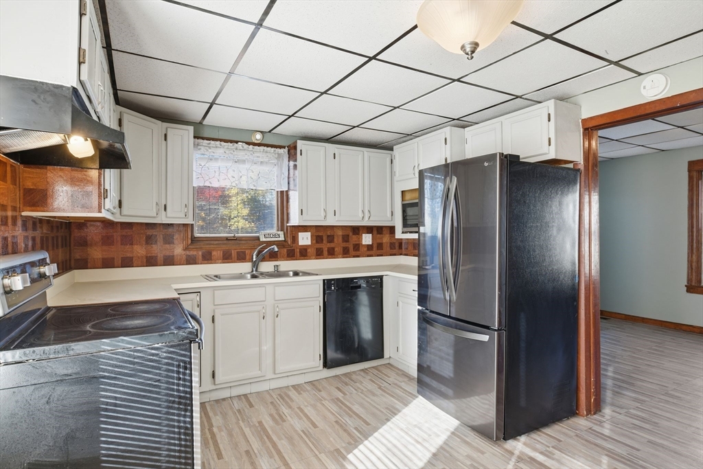114 Monrovia Street Springfield, MA 01104 - Photo 18 of 42 Gallery Image 18