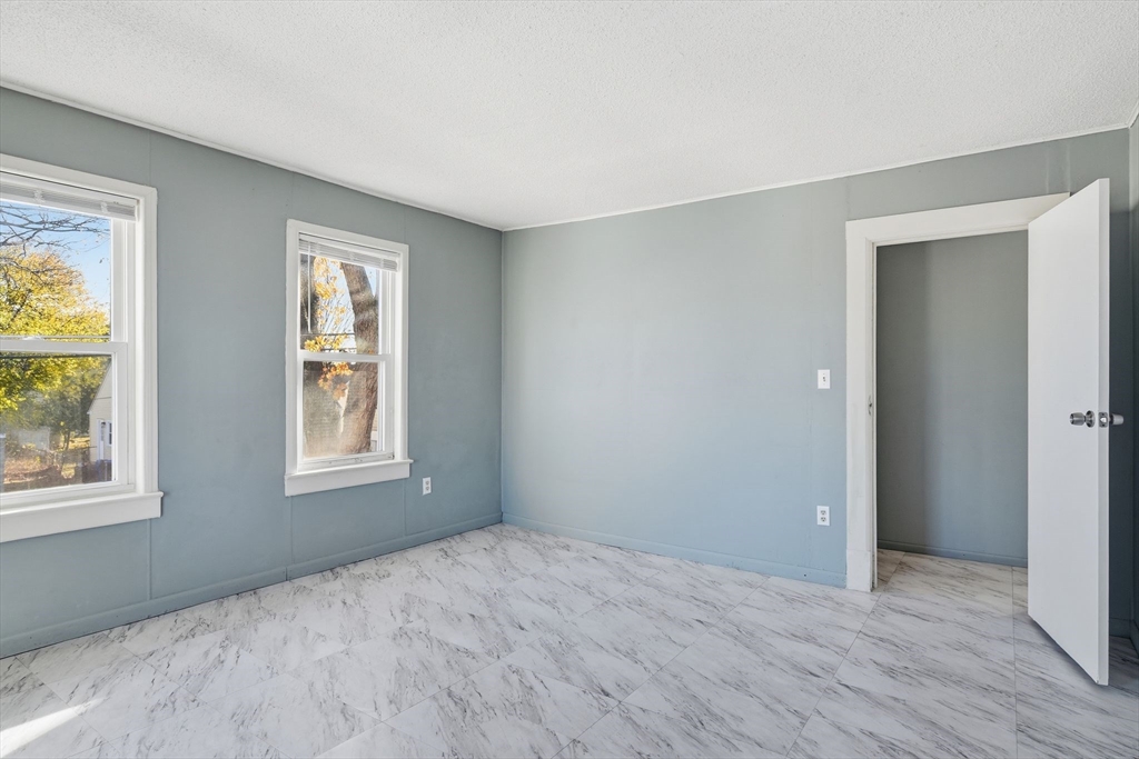 114 Monrovia Street Springfield, MA 01104 - Photo 22 of 37