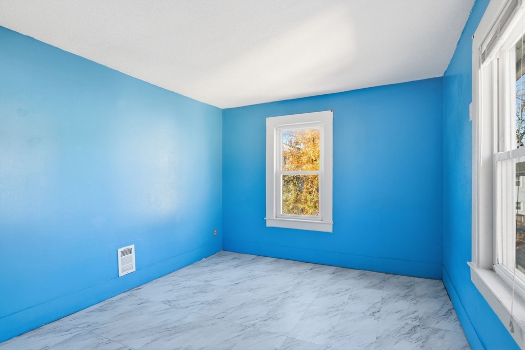 114 Monrovia Street Springfield, MA 01104 - Photo 25 of 37