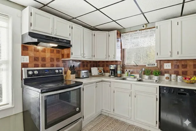 $275,000 | 114 Monrovia Street, Springfield, MA 01104