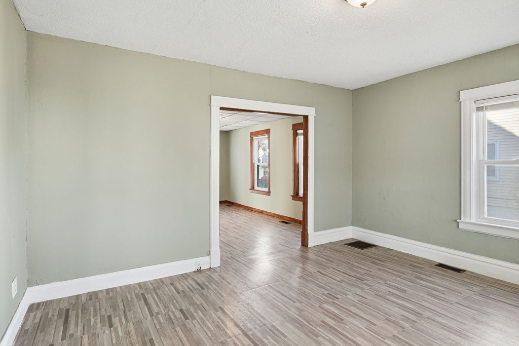 114 Monrovia Street Springfield, MA 01104 - Photo 9 of 42 Gallery Image 9
