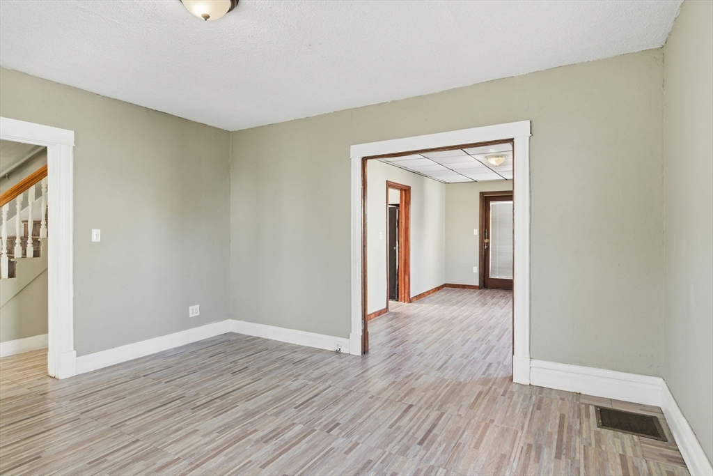 114 Monrovia Street Springfield, MA 01104 - Photo 10 of 42 Gallery Image 10