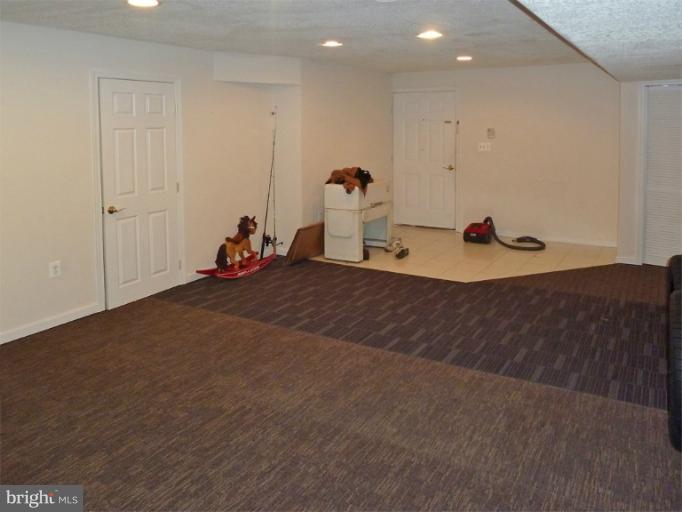 193 Cliffside Road Linden, VA 22642 - Photo 17 of 29 Family Room