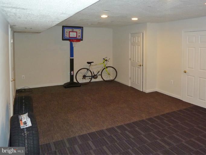 193 Cliffside Road Linden, VA 22642 - Photo 3 of 29 Family Room