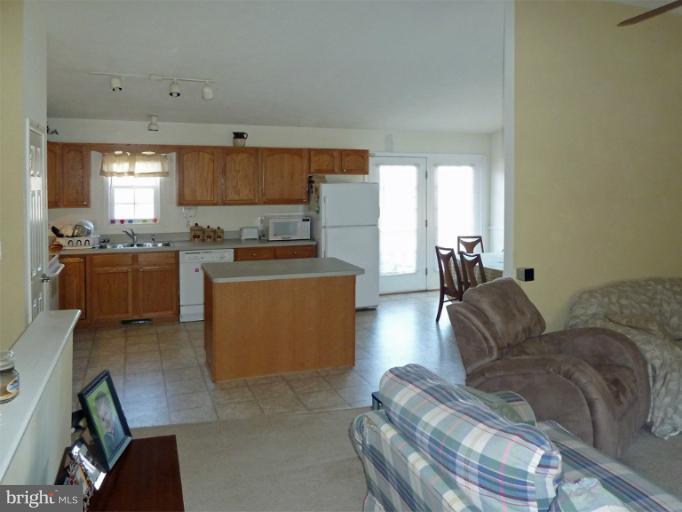 193 Cliffside Road Linden, VA 22642 - Photo 26 of 29 Living Room
