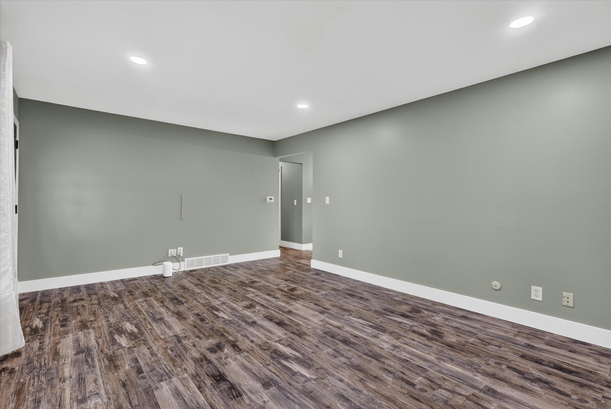 12043 South Sprinkle Road Vicksburg, MI 49097 - Photo 9 of 45 09-12043-S-Sprinkle-Rd-Windowstill