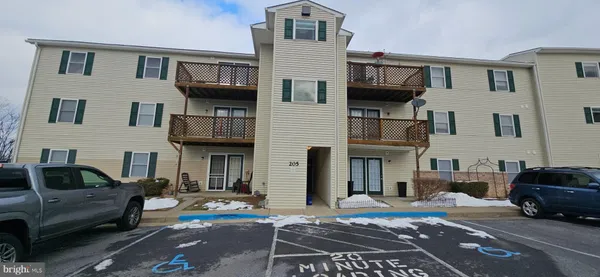 $1,500 | 205 Hailey Lane, Strasburg, VA 22657