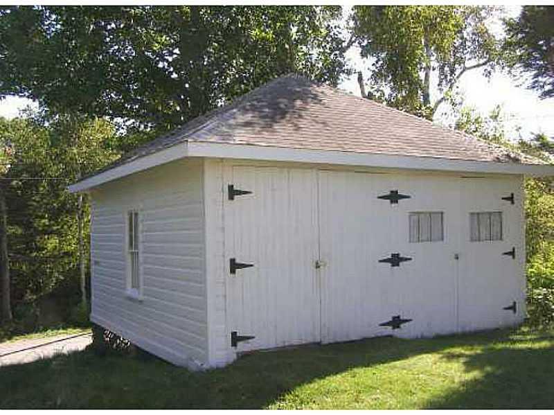 5 High Street Boothbay, ME 04544 - Photo 3 of 7 Garage. Detached 2-car garage