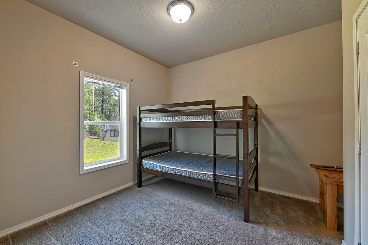 291 Sallsten Road Grants Pass, OR 97527 - Photo 10 of 22 10