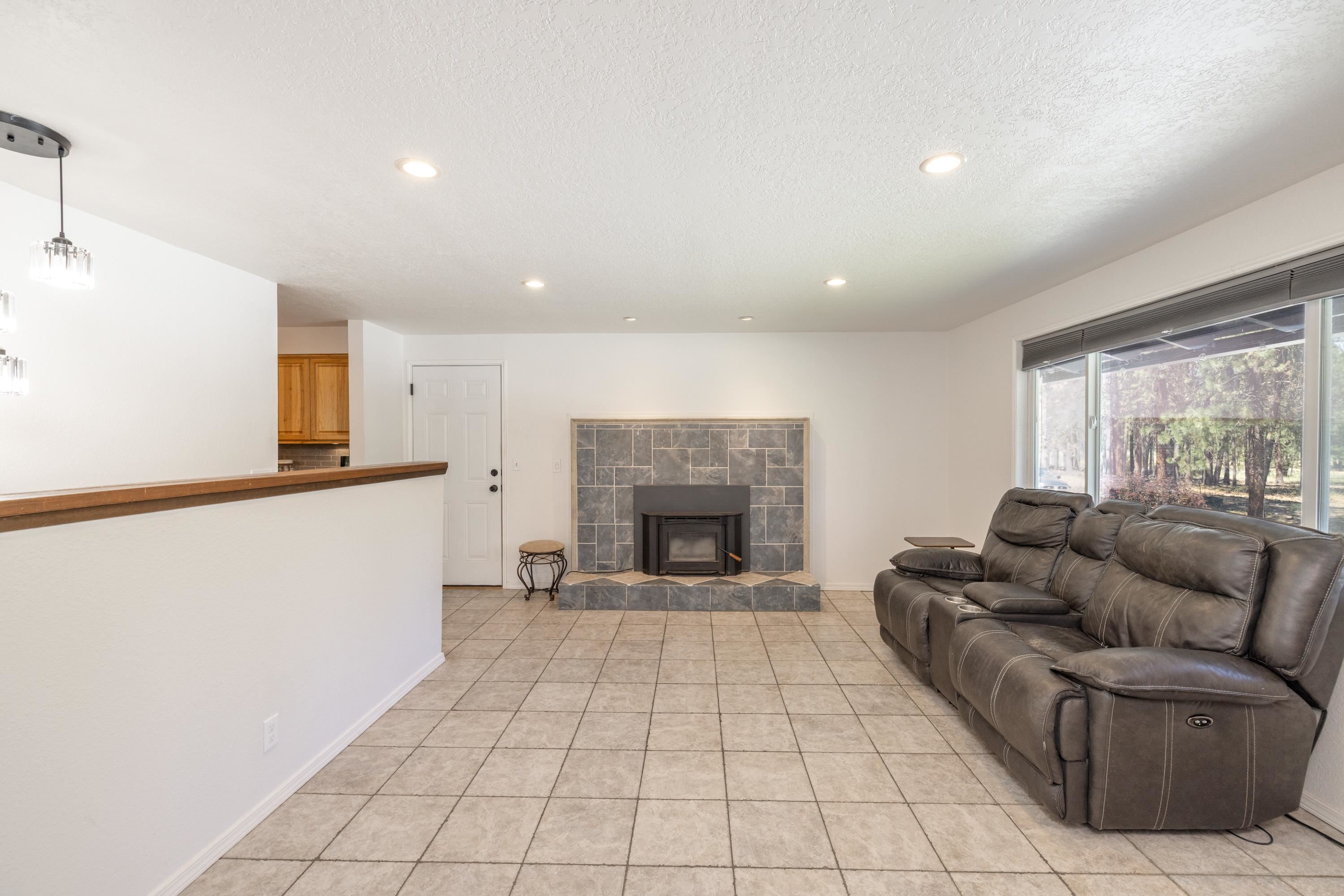 27615 West Long Lake Road Ford, WA 99013 - Photo 5 of 50