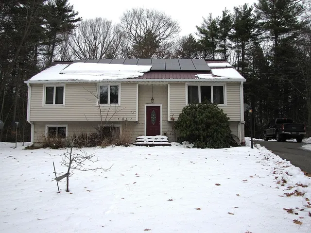 $530,000 | 14 Country Acres Road, Sandown, NH 03873