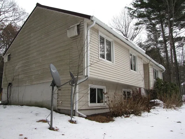 $530,000 | 14 Country Acres Road, Sandown, NH 03873