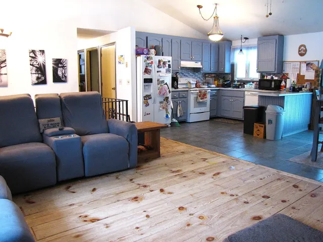 $530,000 | 14 Country Acres Road, Sandown, NH 03873