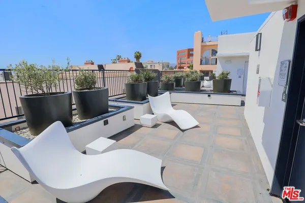 $5,395 | 11811 Dorothy Street, Unit 103, Los Angeles, CA 90049