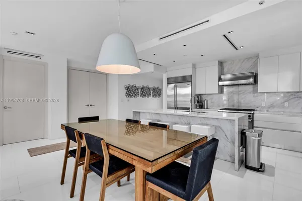 $9,200 | 350 Meridian Avenue, Unit 202, Miami Beach, FL 33139