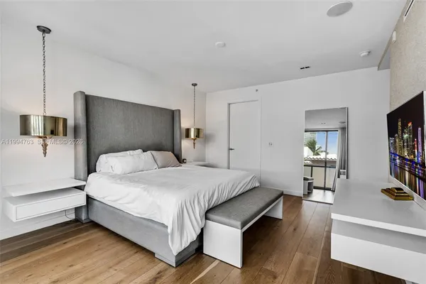$9,200 | 350 Meridian Avenue, Unit 202, Miami Beach, FL 33139