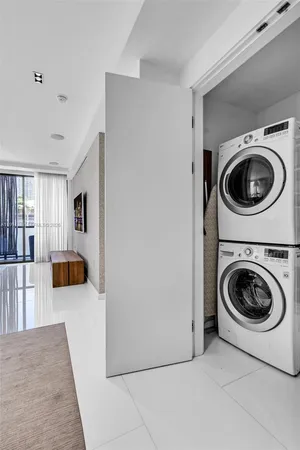$9,200 | 350 Meridian Avenue, Unit 202, Miami Beach, FL 33139