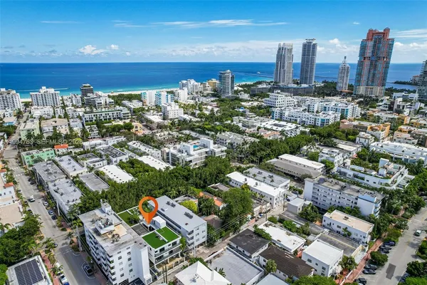 $9,200 | 350 Meridian Avenue, Unit 202, Miami Beach, FL 33139
