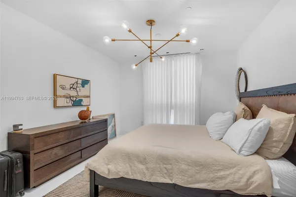 $9,200 | 350 Meridian Avenue, Unit 202, Miami Beach, FL 33139