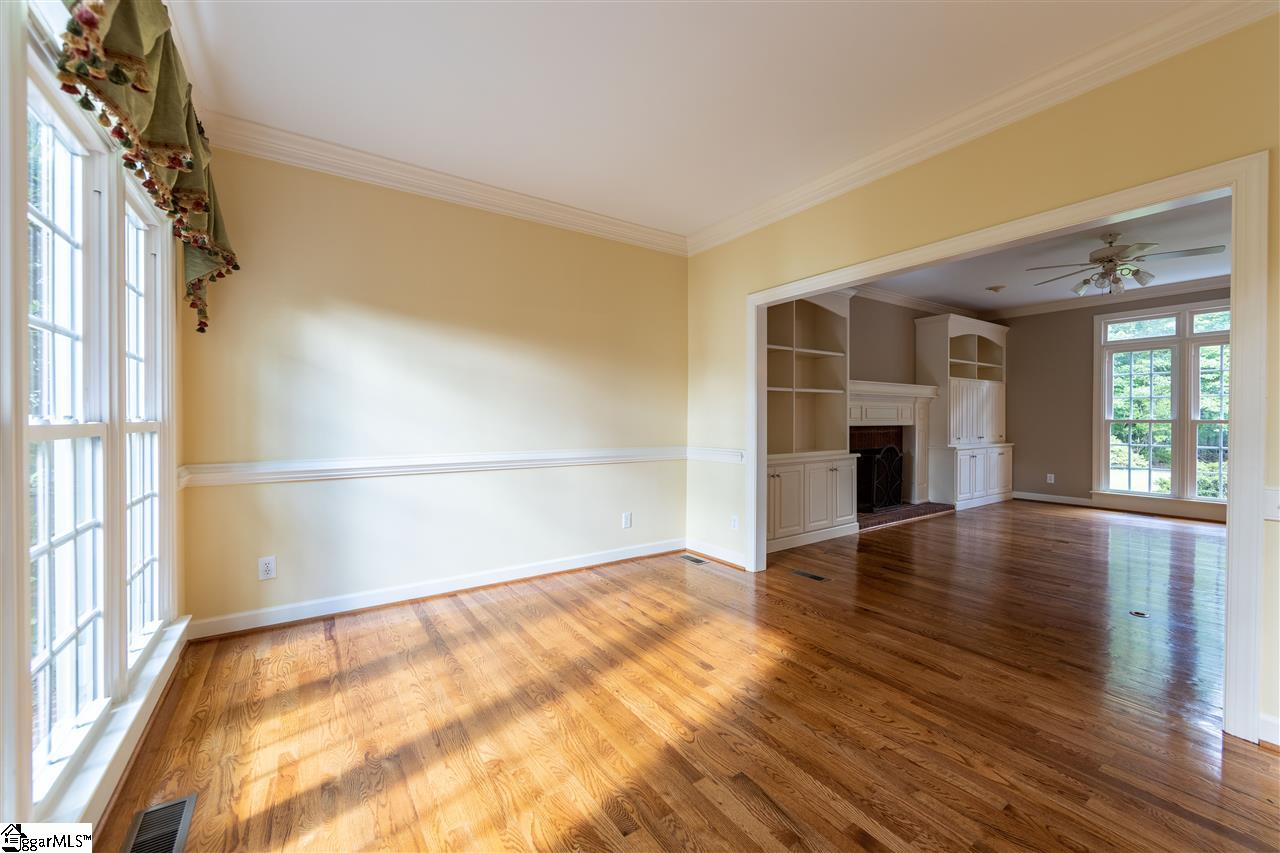 353 English Oak Road Simpsonville, SC 29681 - Photo 2 of 36 Gallery Image 2