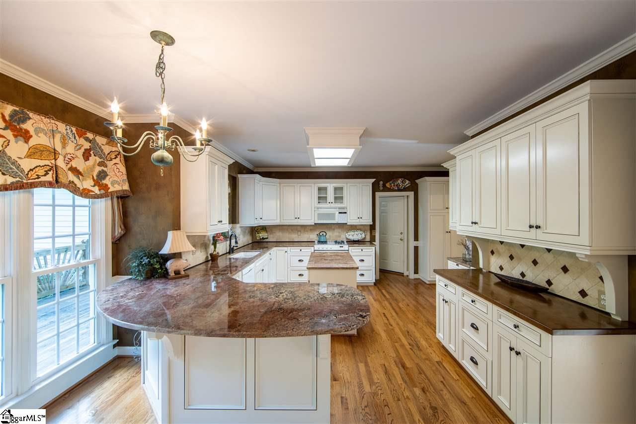 353 English Oak Road Simpsonville, SC 29681 - Photo 17 of 36 Gallery Image 17