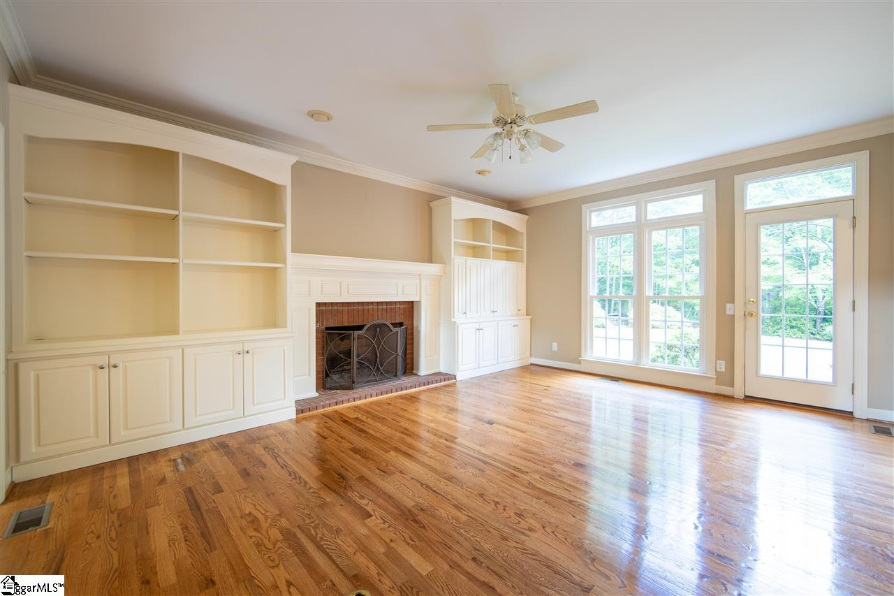 353 English Oak Road Simpsonville, SC 29681 - Photo 7 of 36 Gallery Image 7