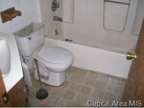 3018 Hoover Avenue Springfield, IL 62703 - Photo 3 of 6 Gallery Image 3