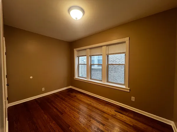 $2,300 | 735 North Hamlin Avenue, Unit 1, Chicago, IL 60624