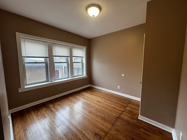 $2,300 | 735 North Hamlin Avenue, Unit 1, Chicago, IL 60624