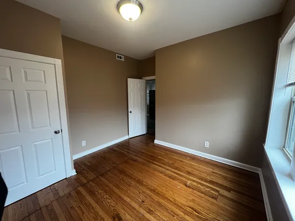 $2,300 | 735 North Hamlin Avenue, Unit 1, Chicago, IL 60624