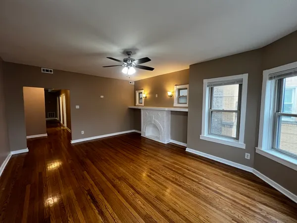 $2,300 | 735 North Hamlin Avenue, Unit 1, Chicago, IL 60624