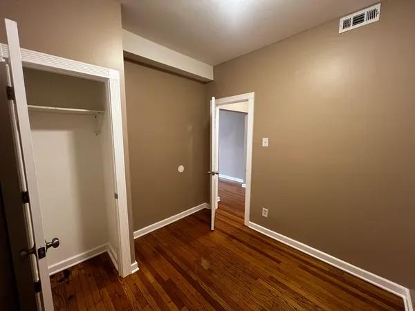 $2,300 | 735 North Hamlin Avenue, Unit 1, Chicago, IL 60624